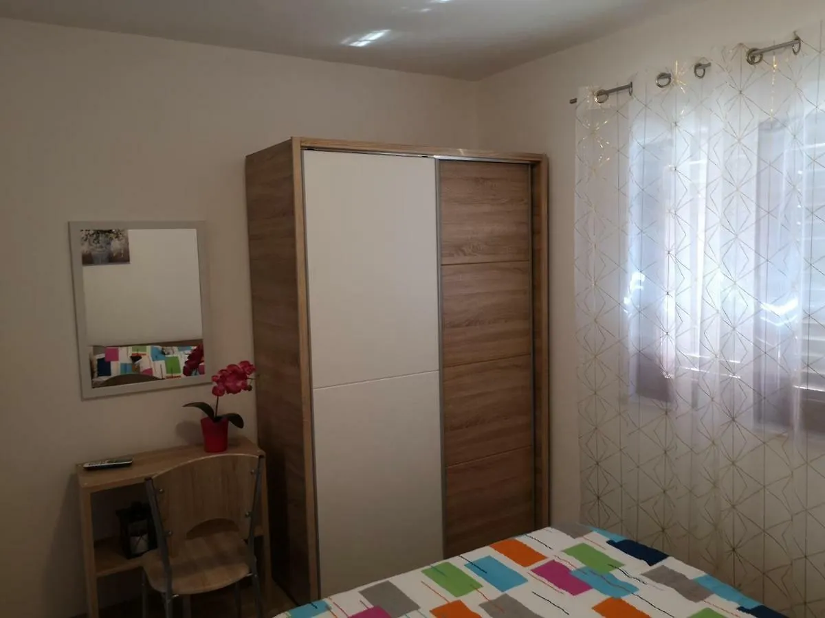 Tomek Apartment Vir, Zadar County