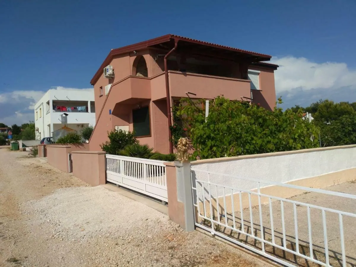 Tomek Apartment Vir Kroatië